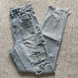 NWOT American Eagle Curvy Mom Jean *Size 4 Long*